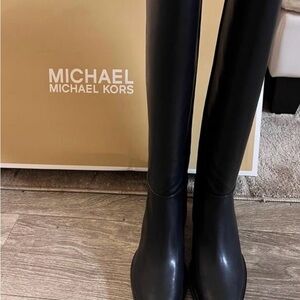 Michael Kors Elegant black Boots mrsp $175.00